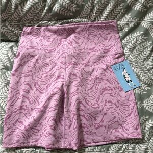 Fleo Biker shorts 6” size Large